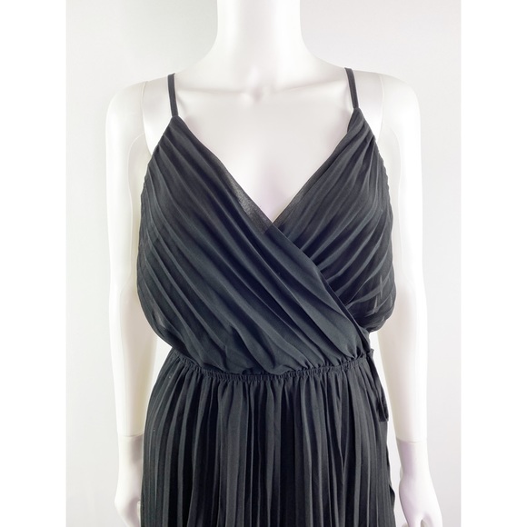 Ali & Jay Black Roses Are Red Pleated Maxi Dress - Picture 2 of 7